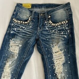 Sale — MACHINE for neuf mode distressed beaded jeans, 26